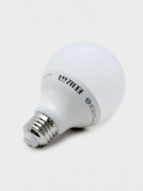 หลอดไฟ LED ขนาด 10W ให้แสงสีวอร์มไวท์ (โทนอบอุ่น)