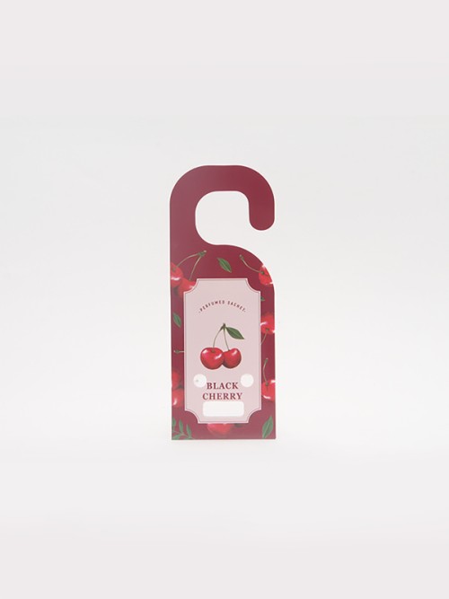 น้ำหอมปรับอากาศแบบแขวน (Hanging Air Freshener) จำนวน 2 ชิ้น มีกลิ่นแบล็คเชอร์รี่ (Black Cherry Scent)