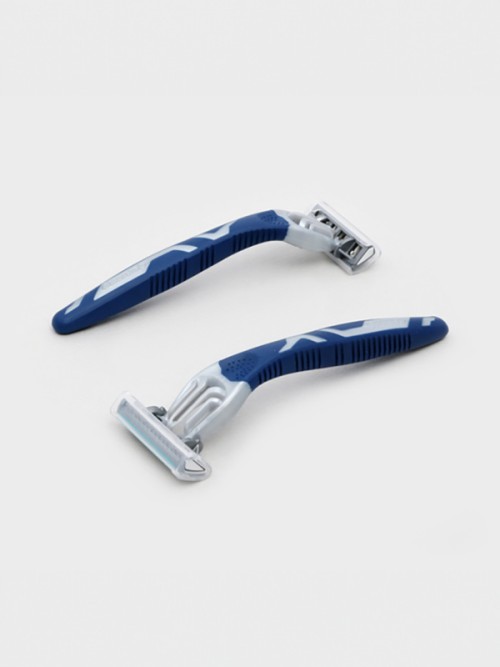 มีดโกนพกพา Schick Quattro 4 Titanium 2 ชิ้น