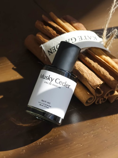 Daily Comma Eau de Parfum (Musky Cedar) 30 ml
