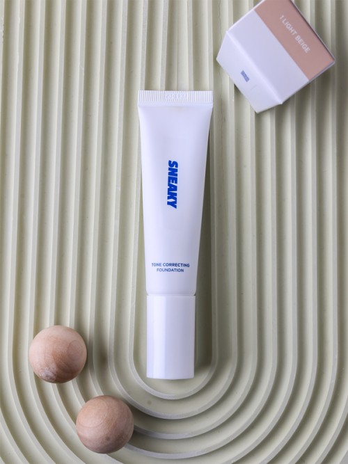 Sneaky ฟาวน์เดชั่น #1 ไลท์เบจ SPF35 (30 มล.)