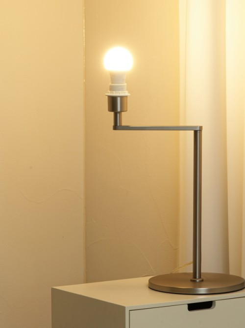 หลอดไฟ LED Osram แบบหลอด 8 วัตต์ แสงสีเหลืองอ่อน