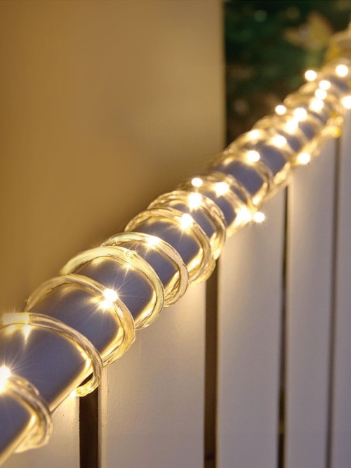 ไฟ LED แบบท่อ 100หลอด ความยาว 10เมตร ที่ให้แสงสีทองเหลือง และมีฟังก์ชันหลายแบบ