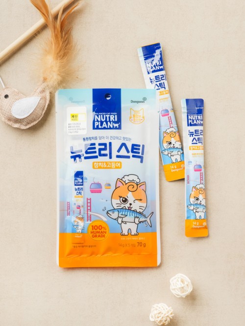 อาหารแมว Dongwon Nutristic รสทูน่าและปลาซาบะ (14กรัม X 5ชิ้น)