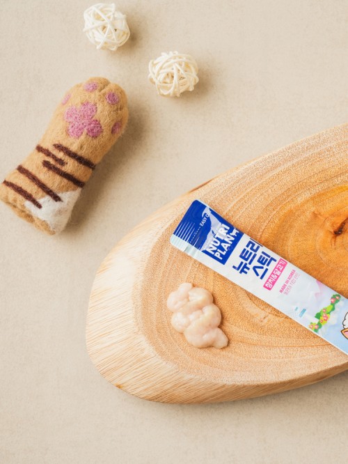อาหารแมว Dongwon Nutristic รสทูน่าและปลาหวาน (14กรัม X 5ชิ้น)