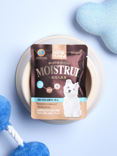 อาหารสุนัขแบบเปียก Dongwon Nutriplan Moisture รสไก่และโอเมก้า3  (80กรัม)