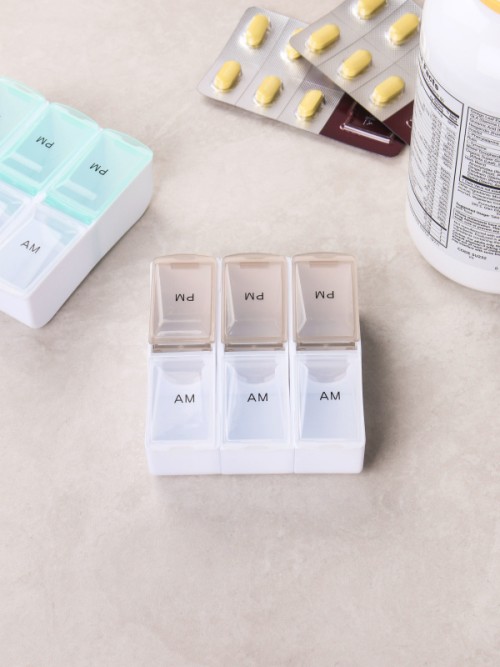 กล่องใส่ยาแบบพกพา AM/PM 6 ช่อง