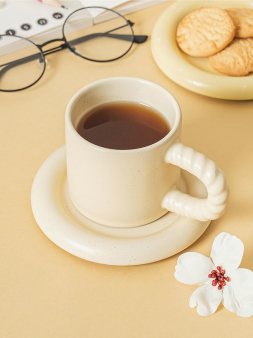 แก้วมัคมินิ Cozy Atom Twist Handle (สีงาช้าง) (ประมาณ 180 มล.)