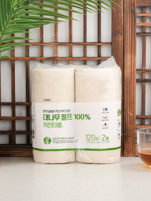 กระดาษทิชชูสำหรับทำครัวที่ทำจากเยื่อไม้ไผ่ (Bamboo Pulp) บรรจุ 120 แผ่น แบ่งเป็น 2 ม้วน
