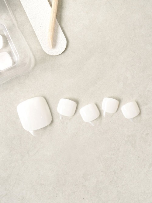 ชุดเล็บปลอมสำหรับเล็บเท้า (14 ชิ้น) (สีขาว)