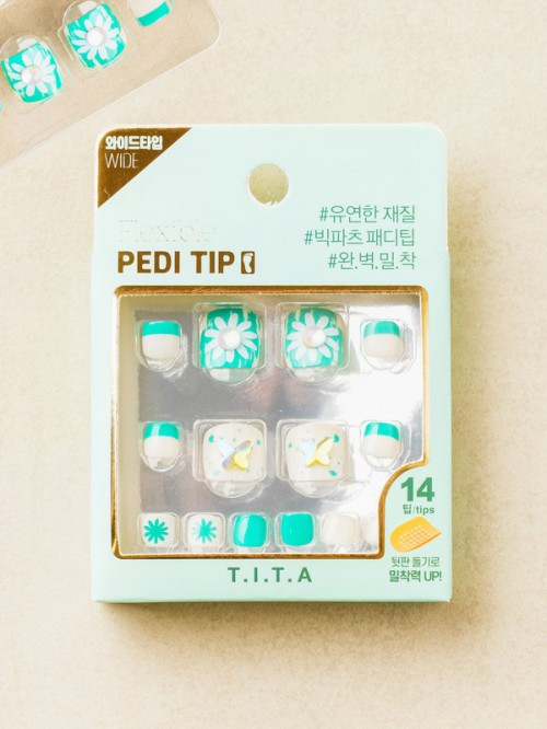 ชุดเล็บปลอม แบรนด์ Tita (14 ชิ้น) (Clear)